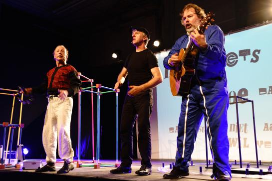 foto theatervoorstellen DOE DAN IETS